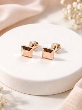 SE-51-Chic Minimalist Gold Tone Square Stud Earrings – Everyday Style